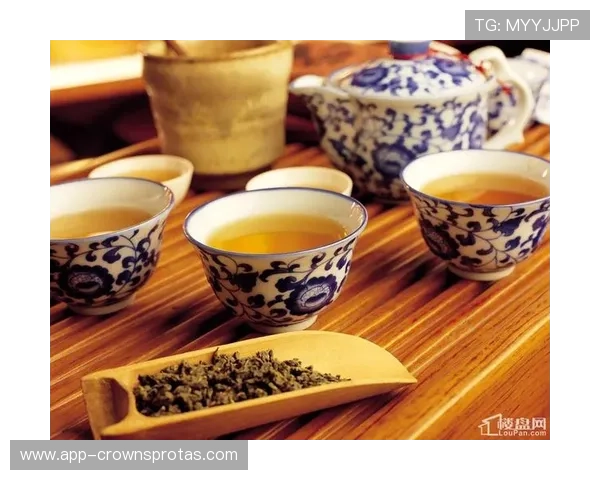 古力在豪宅里连茶都讲究成这样，我都开始怀疑他是不是想当生活品鉴官了