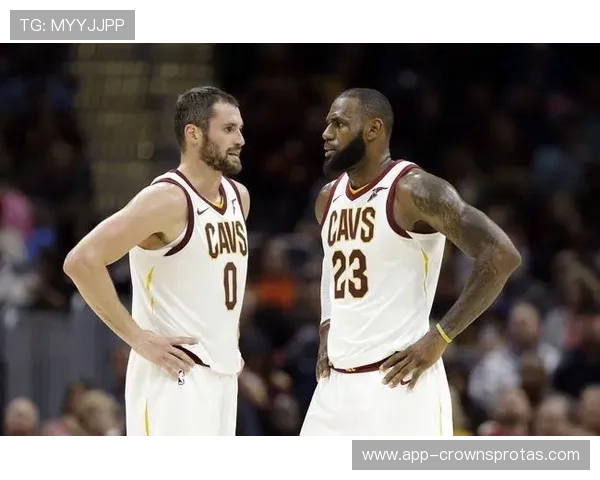 勒布朗昨晚穿得像去派对，结果球场上居然还那么疯狂，真是生活和赛场两个世界啊！