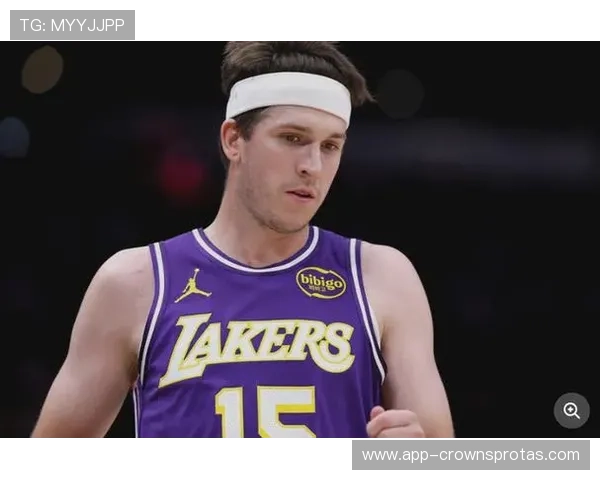 奥斯汀·里夫斯无球跑位提升空间，三分效率低于替补后卫水平