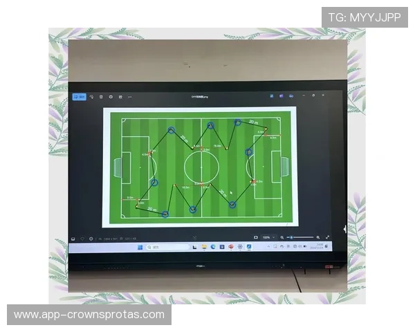 为什么裁判有时对犯规视而不见？揭秘足球“有利原则”判罚逻辑